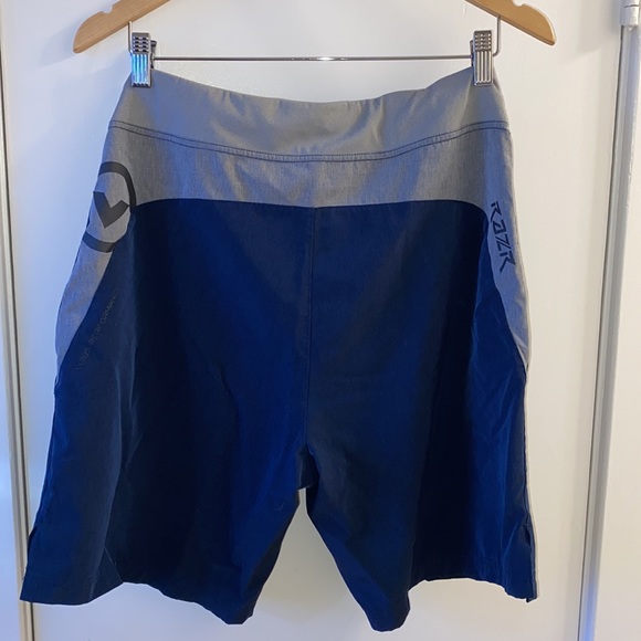 Virus Razor Shorts - Picture 2 of 2